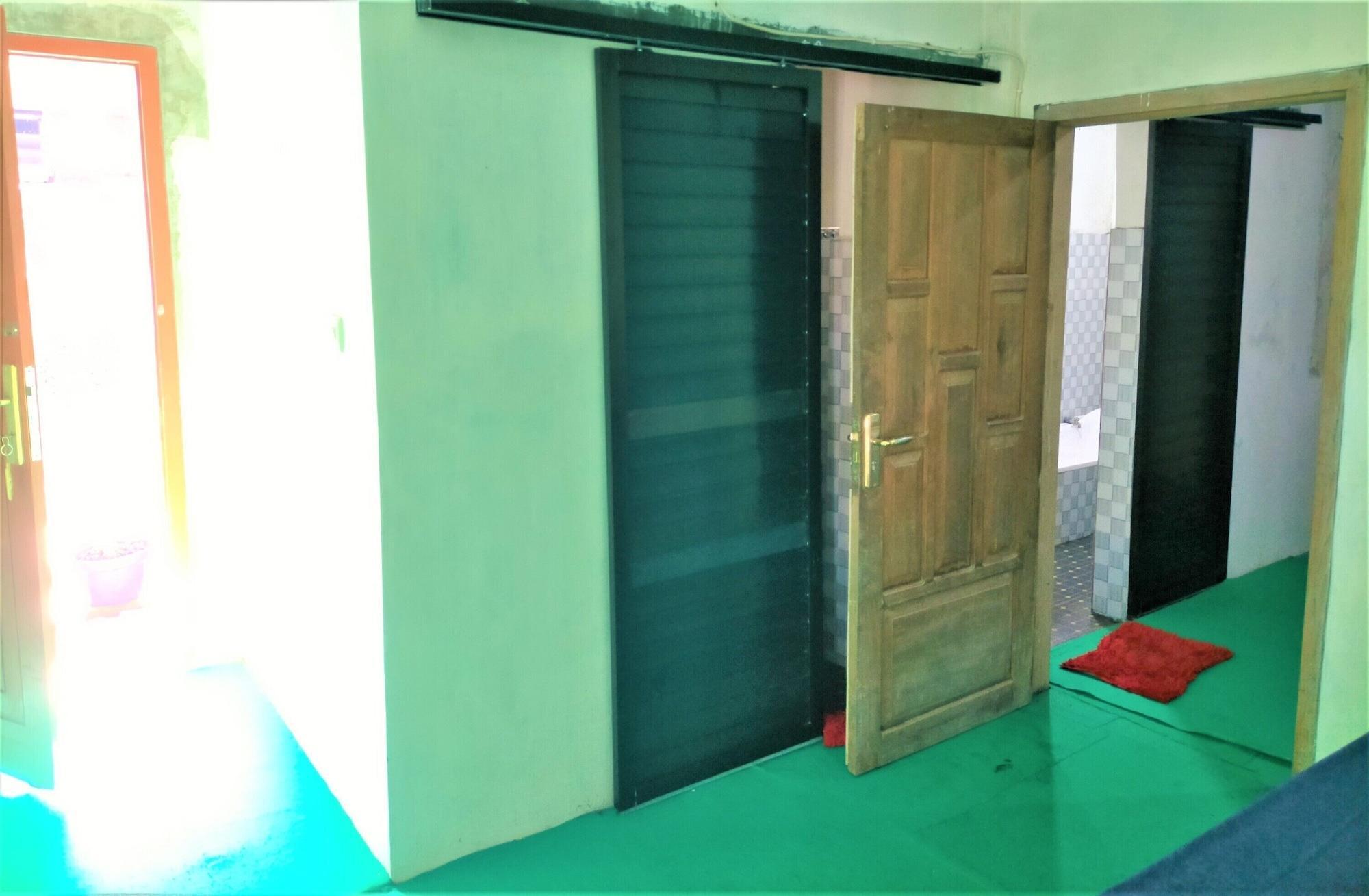 Gandrung City Hostel Banyuwangi  Esterno foto