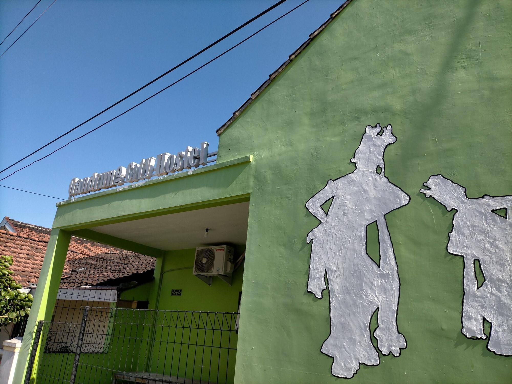 Gandrung City Hostel Banyuwangi  Esterno foto