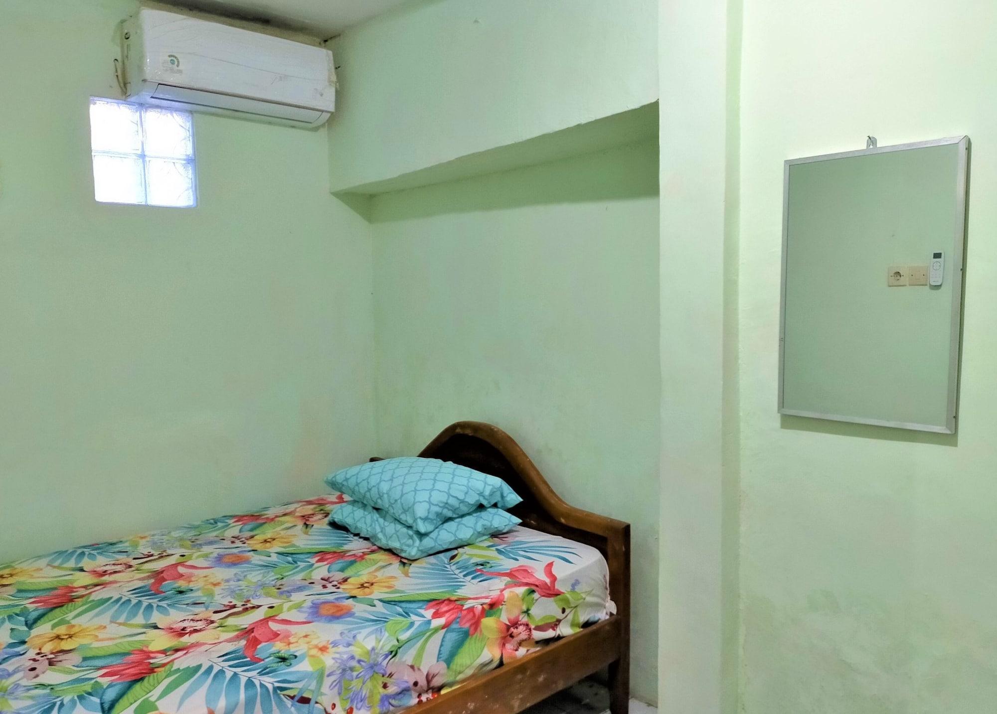 Gandrung City Hostel Banyuwangi  Esterno foto