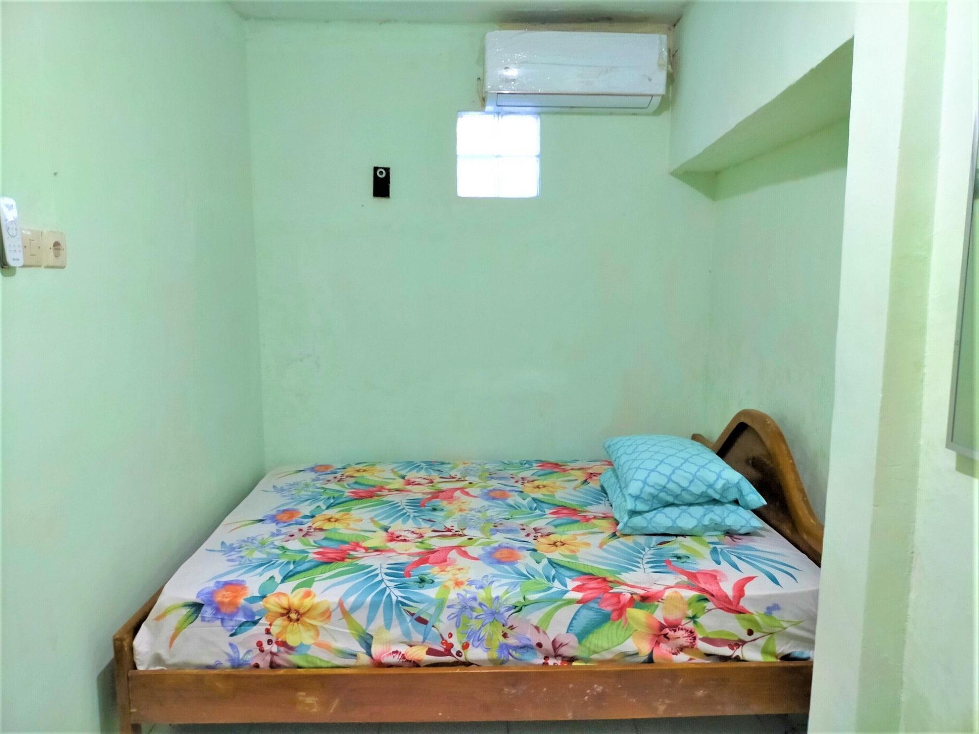 Gandrung City Hostel Banyuwangi  Esterno foto