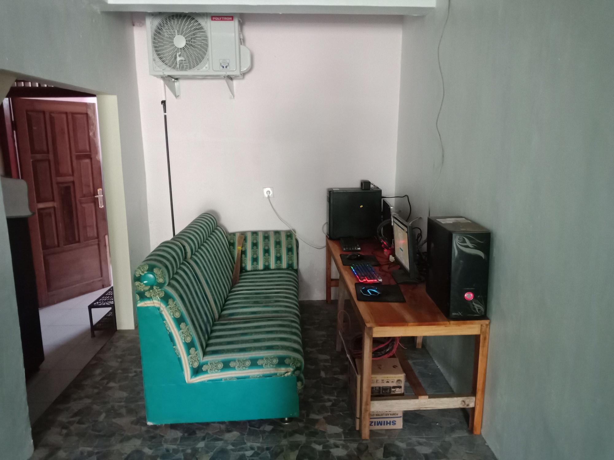 Gandrung City Hostel Banyuwangi  Esterno foto