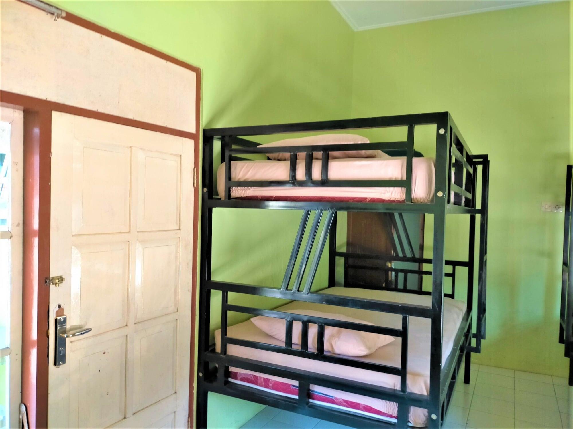 Gandrung City Hostel Banyuwangi  Esterno foto