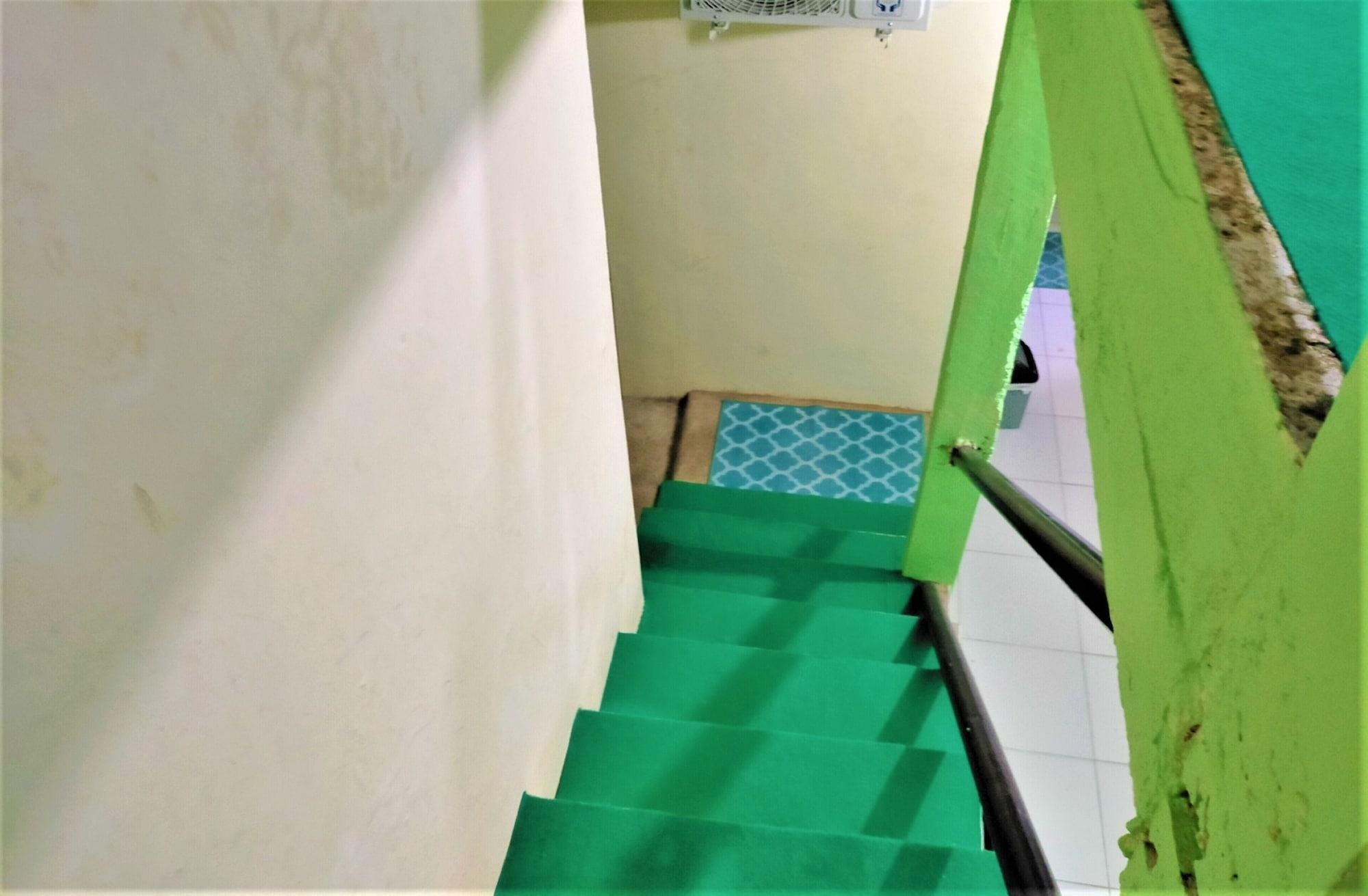 Gandrung City Hostel Banyuwangi  Esterno foto
