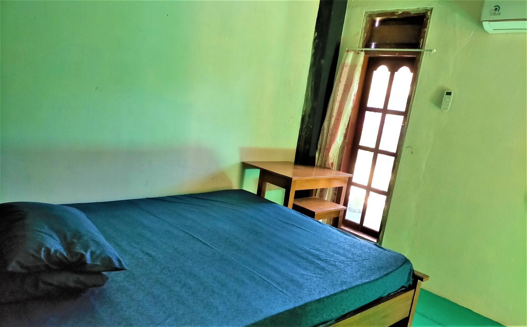 Gandrung City Hostel Banyuwangi  Esterno foto