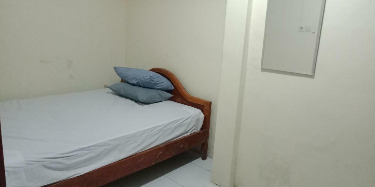 Gandrung City Hostel Banyuwangi  Esterno foto