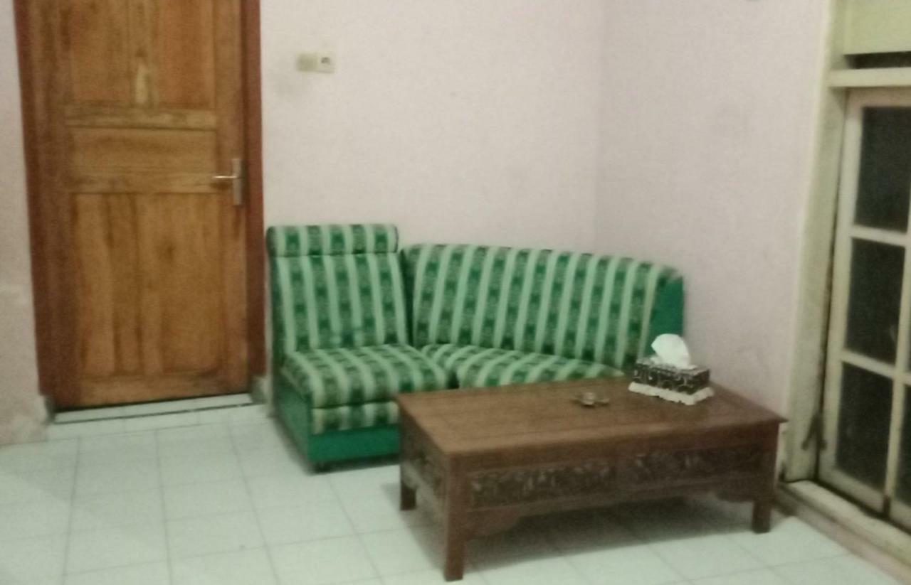 Gandrung City Hostel Banyuwangi  Esterno foto